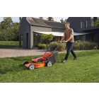 HUSQVARNA LC 142iS AKKUMULÁTOROS fűnyíró akkumulátor és töltő nélkül